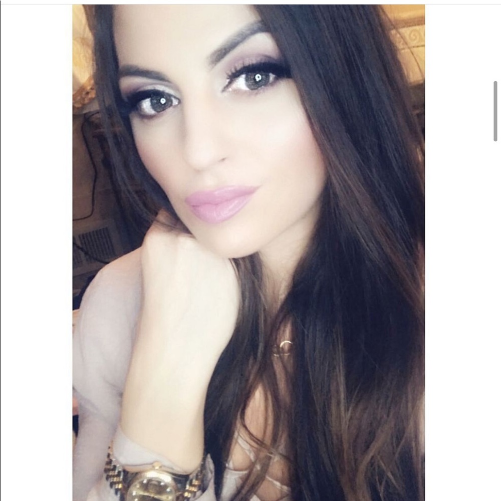 Meet your Posher, Briana